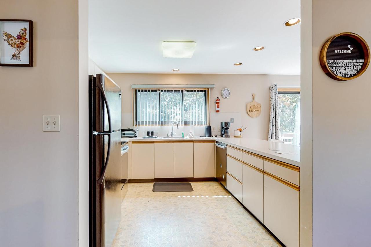 Вилла House In The Woods Albrightsville Экстерьер фото