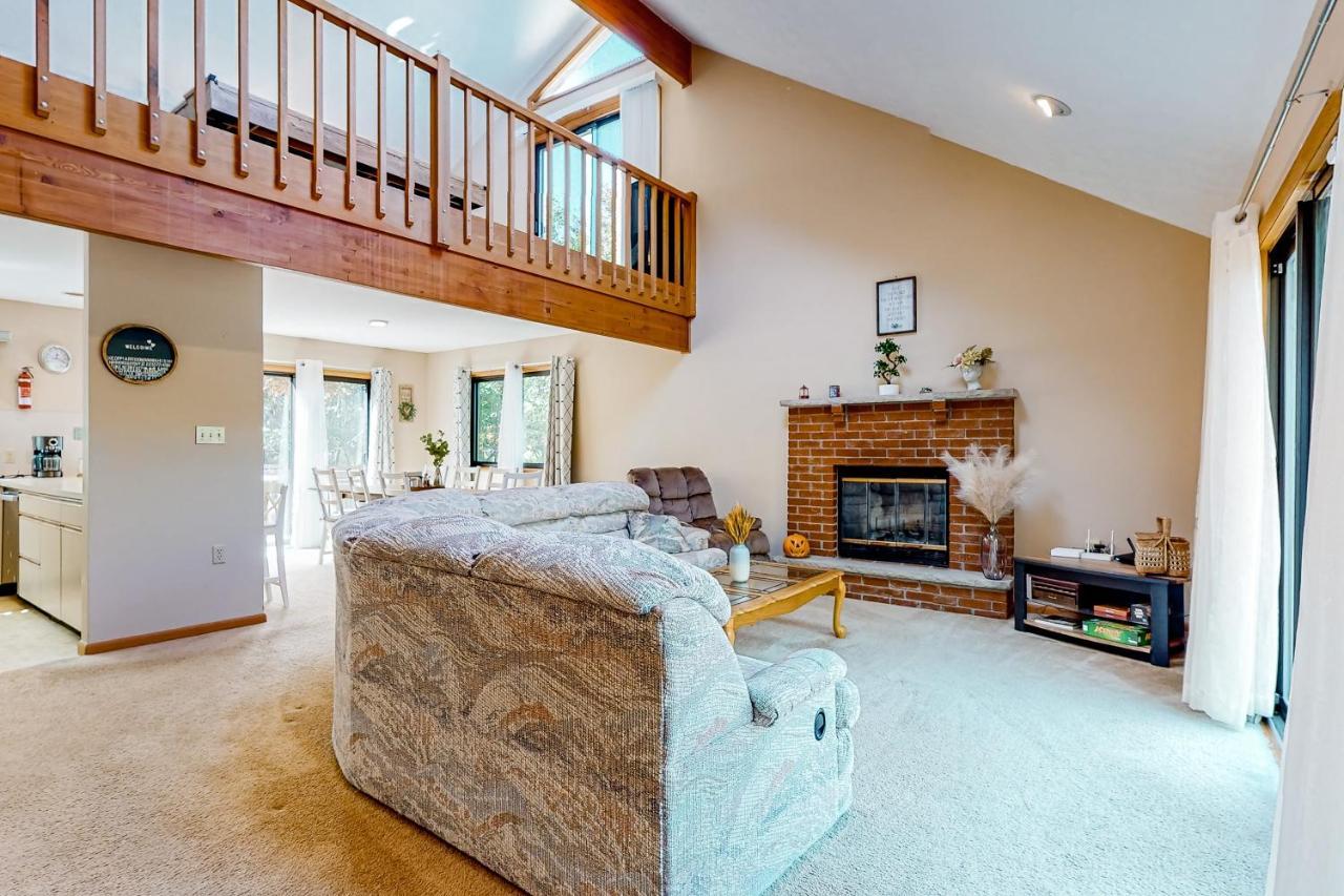 Вилла House In The Woods Albrightsville Экстерьер фото