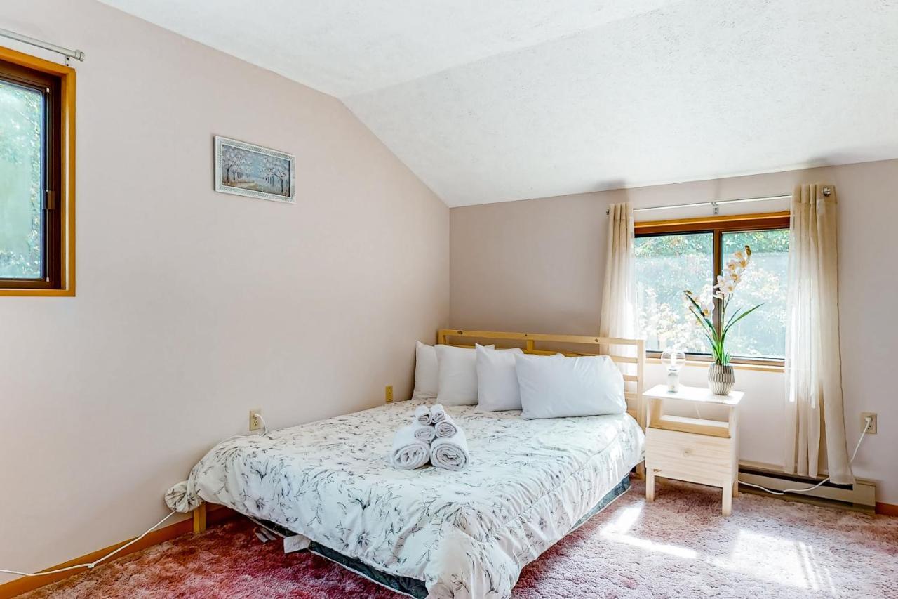 Вилла House In The Woods Albrightsville Экстерьер фото