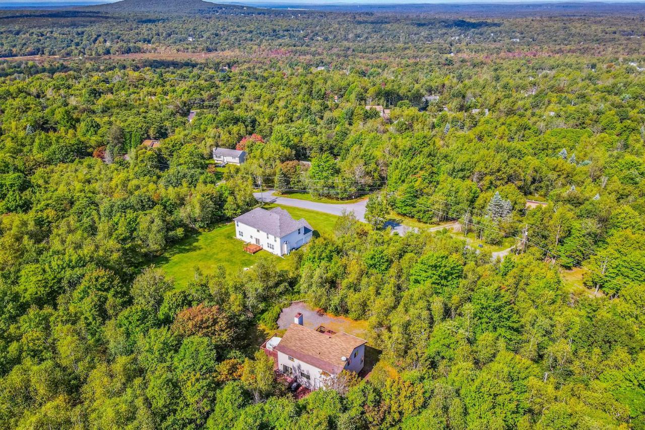 Вилла House In The Woods Albrightsville Экстерьер фото
