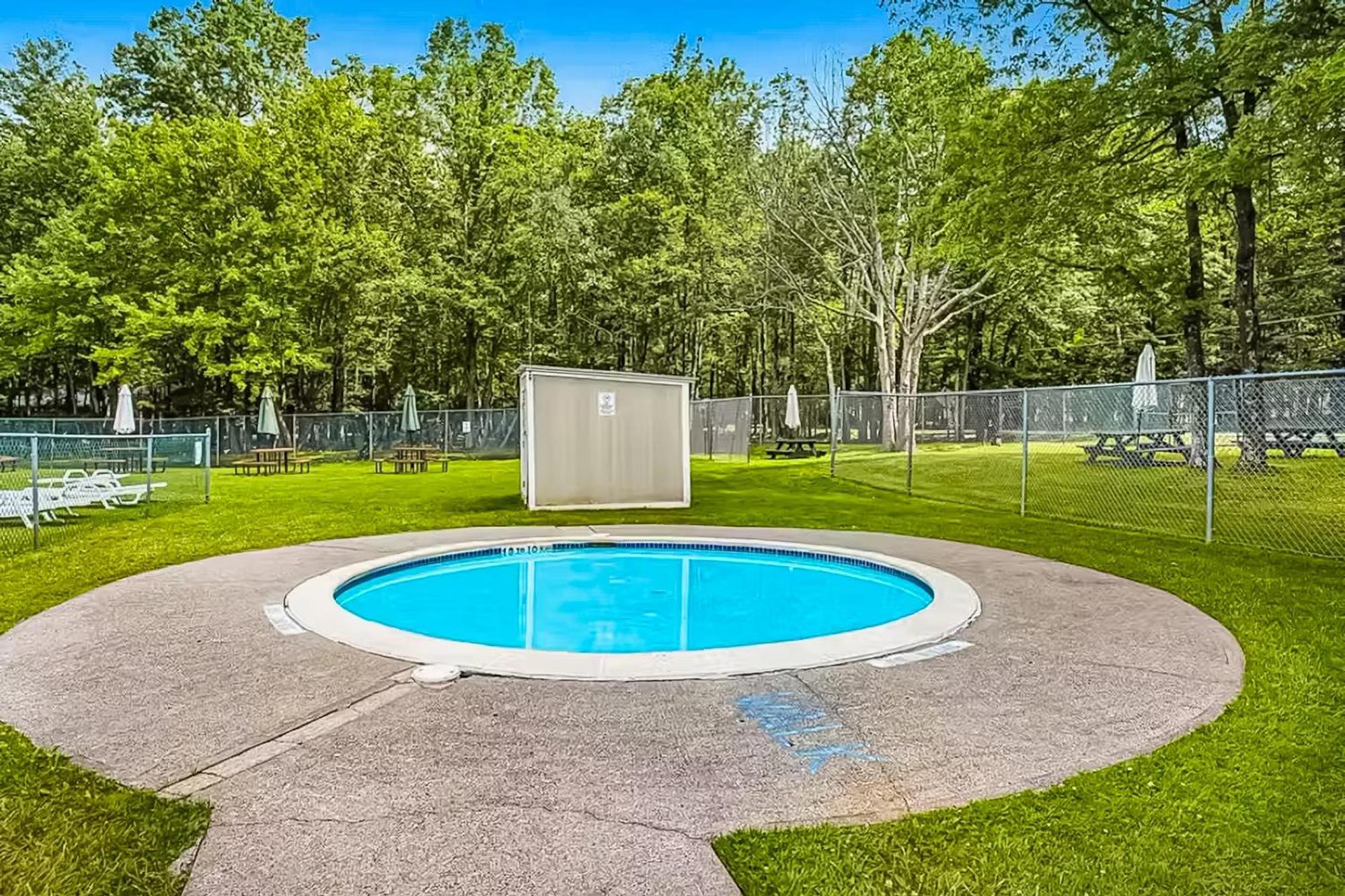 Вилла House In The Woods Albrightsville Экстерьер фото